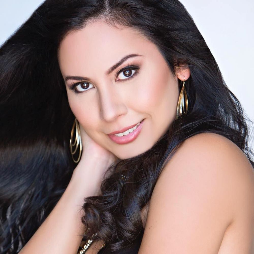 Meet your Posher, Yesenia